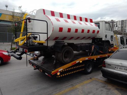 Camión-de-regadío-con-bomba-para-5000-litros